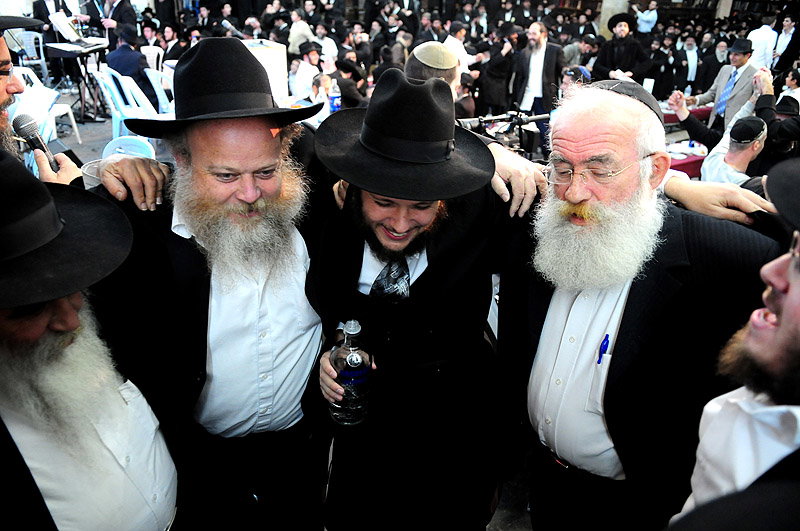 'ראש-השנה לחסידות': אלפים חגגו בהתוועדות בכפר-חב"ד