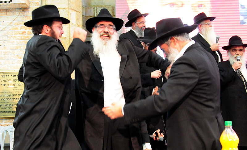 'ראש-השנה לחסידות': אלפים חגגו בהתוועדות בכפר-חב"ד