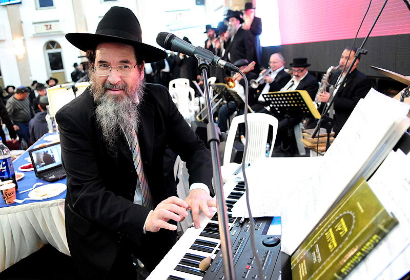 'ראש-השנה לחסידות': אלפים חגגו בהתוועדות בכפר-חב"ד