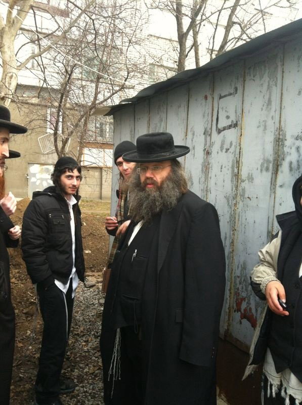 באומן נחרדו: גוים חפרו בבית העלמין