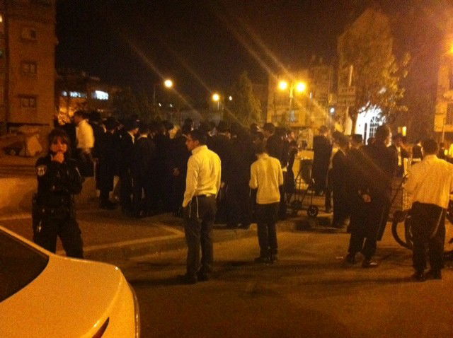 'יתד' בלחץ? אלימות במהלך חלוקת חינמון 'משפחה'