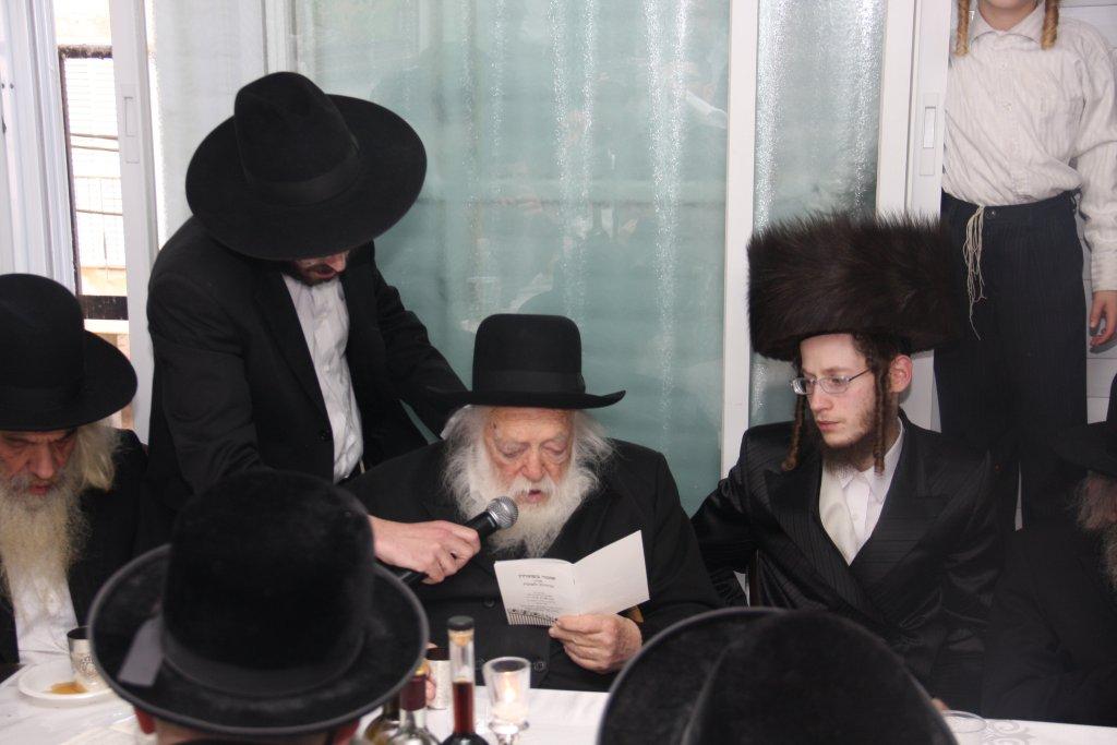 שבע ברכות אחרון לבן הרב פירר: הריקוד של גדולי הדור