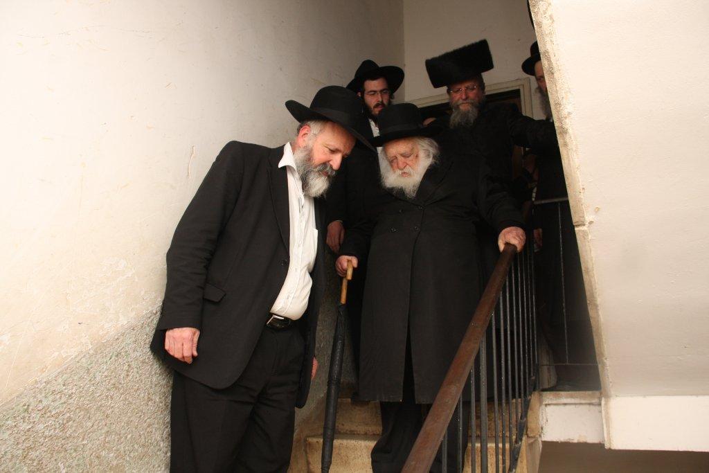 שבע ברכות אחרון לבן הרב פירר: הריקוד של גדולי הדור