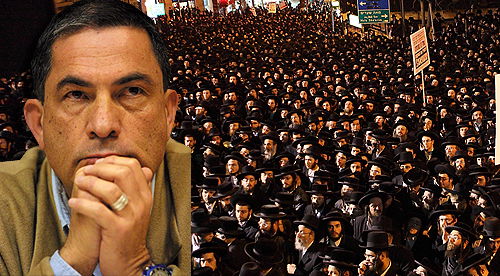 לוי על רקע חרדים (צילומים: פלאש 90)