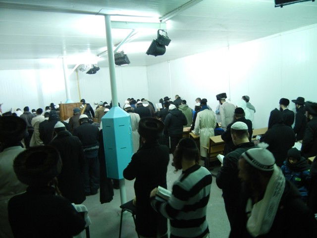 אלף חסידים שהו באומן בשבת חנוכה