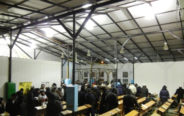 אלף חסידים שהו באומן בשבת חנוכה