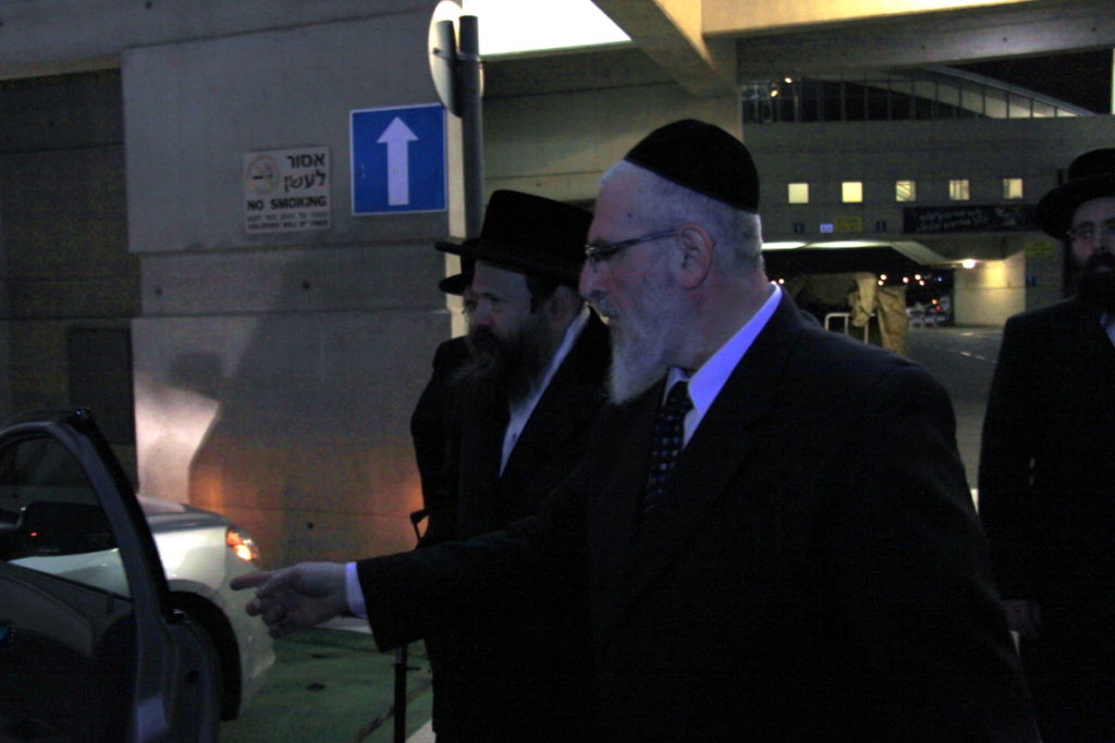 האדמו"ר מבאבוב נחת בישראל; צפו בתיעוד מצולם