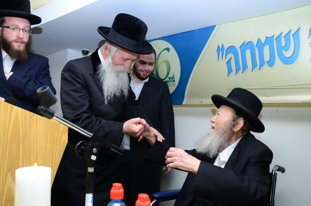 מסיבה חנוכה שאיחדה בין הורים לילדיהם