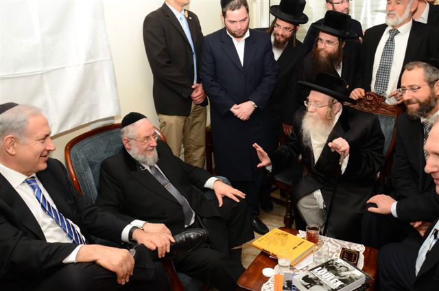 כיכר היום: מנחמים את הרב לאו