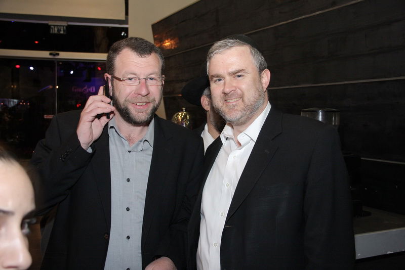 בעיצומם של ימי ההסתה: שרים ורבנים מחבקים את ראש-העיר