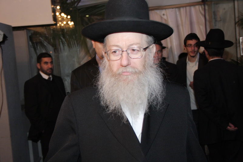 בעיצומם של ימי ההסתה: שרים ורבנים מחבקים את ראש-העיר