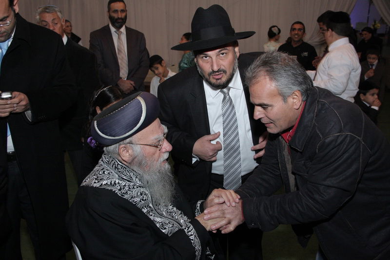 בעיצומם של ימי ההסתה: שרים ורבנים מחבקים את ראש-העיר