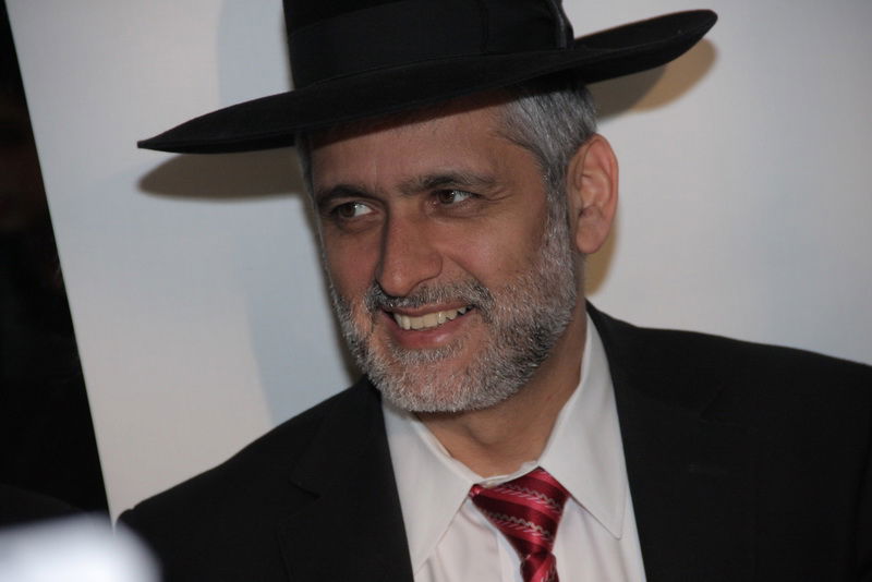 בעיצומם של ימי ההסתה: שרים ורבנים מחבקים את ראש-העיר