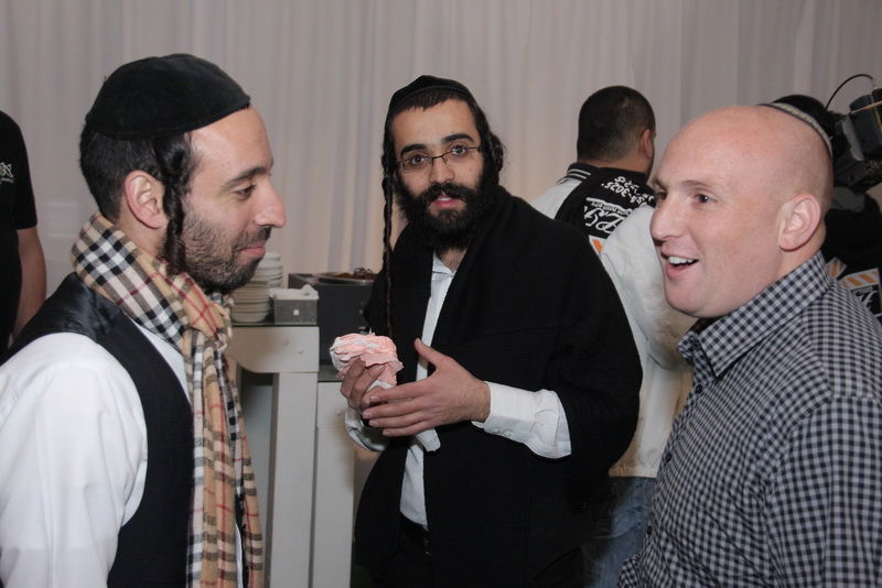 בעיצומם של ימי ההסתה: שרים ורבנים מחבקים את ראש-העיר