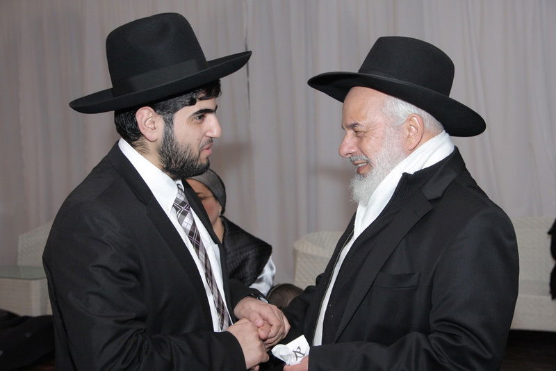 בעיצומם של ימי ההסתה: שרים ורבנים מחבקים את ראש-העיר