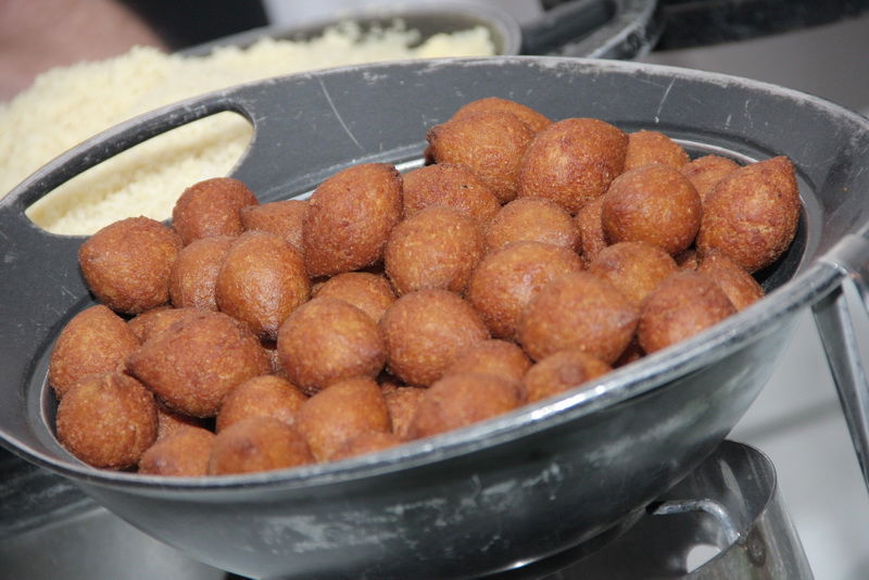 בעיצומם של ימי ההסתה: שרים ורבנים מחבקים את ראש-העיר