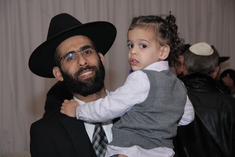 בעיצומם של ימי ההסתה: שרים ורבנים מחבקים את ראש-העיר