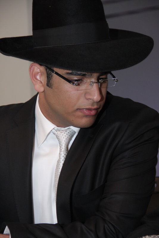 בעיצומם של ימי ההסתה: שרים ורבנים מחבקים את ראש-העיר