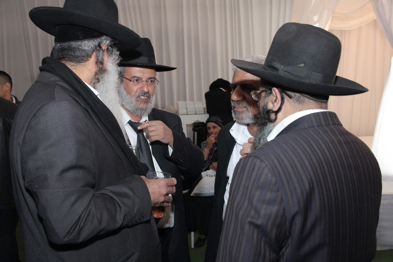 בעיצומם של ימי ההסתה: שרים ורבנים מחבקים את ראש-העיר