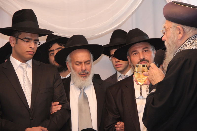 בעיצומם של ימי ההסתה: שרים ורבנים מחבקים את ראש-העיר