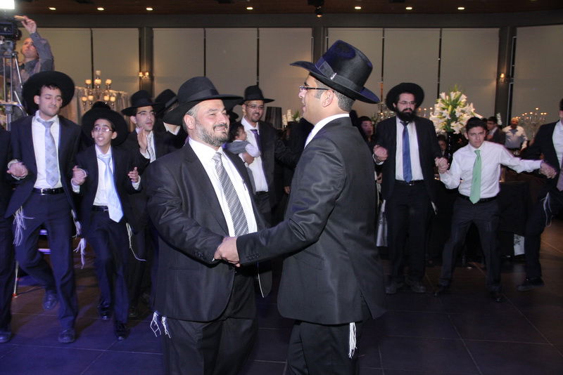 בעיצומם של ימי ההסתה: שרים ורבנים מחבקים את ראש-העיר