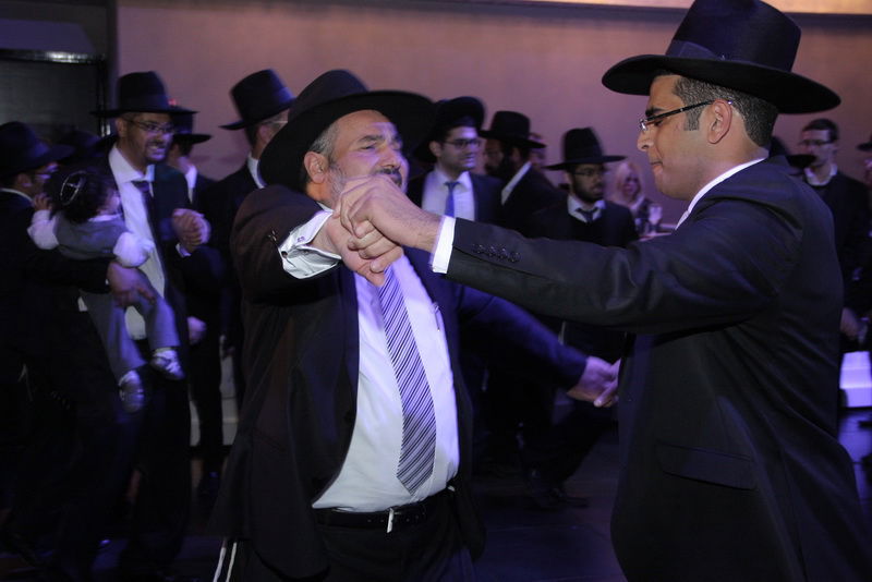 בעיצומם של ימי ההסתה: שרים ורבנים מחבקים את ראש-העיר