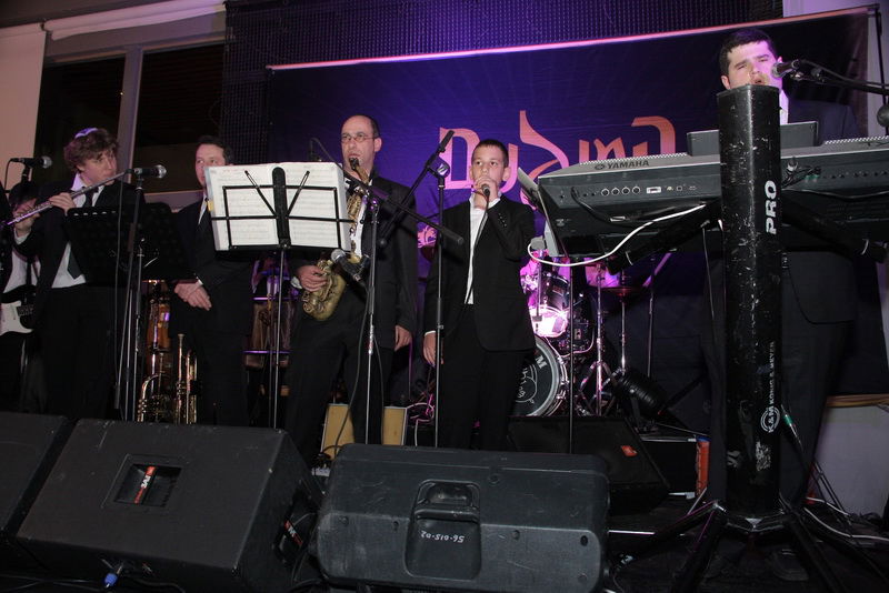 בעיצומם של ימי ההסתה: שרים ורבנים מחבקים את ראש-העיר