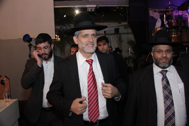 בעיצומם של ימי ההסתה: שרים ורבנים מחבקים את ראש-העיר