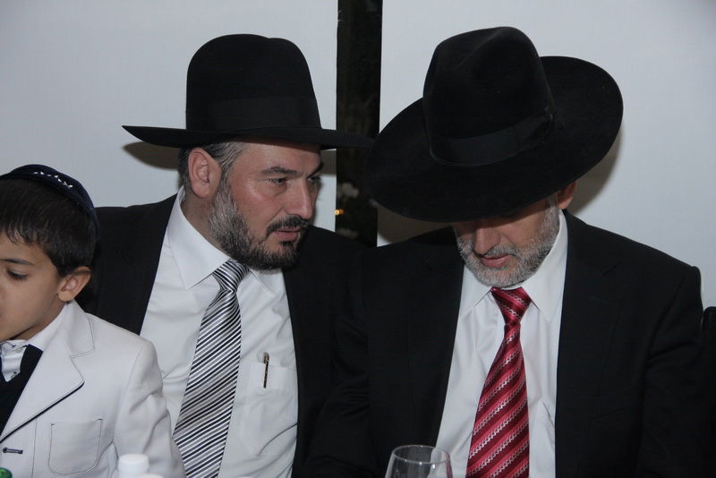 בעיצומם של ימי ההסתה: שרים ורבנים מחבקים את ראש-העיר