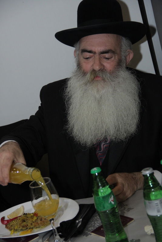 בעיצומם של ימי ההסתה: שרים ורבנים מחבקים את ראש-העיר