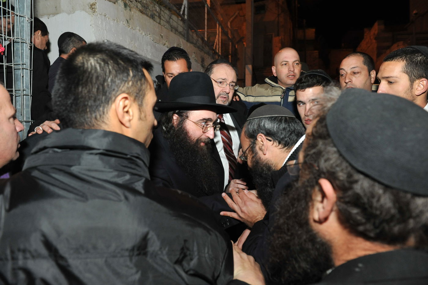 צפו: המסע של האדמו"ר רבי יאשיהו פינטו לחברון