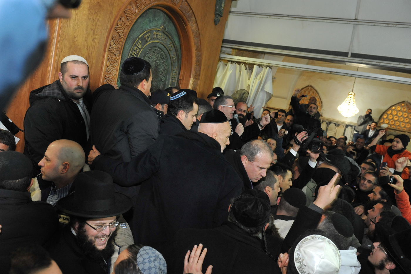 צפו: המסע של האדמו"ר רבי יאשיהו פינטו לחברון