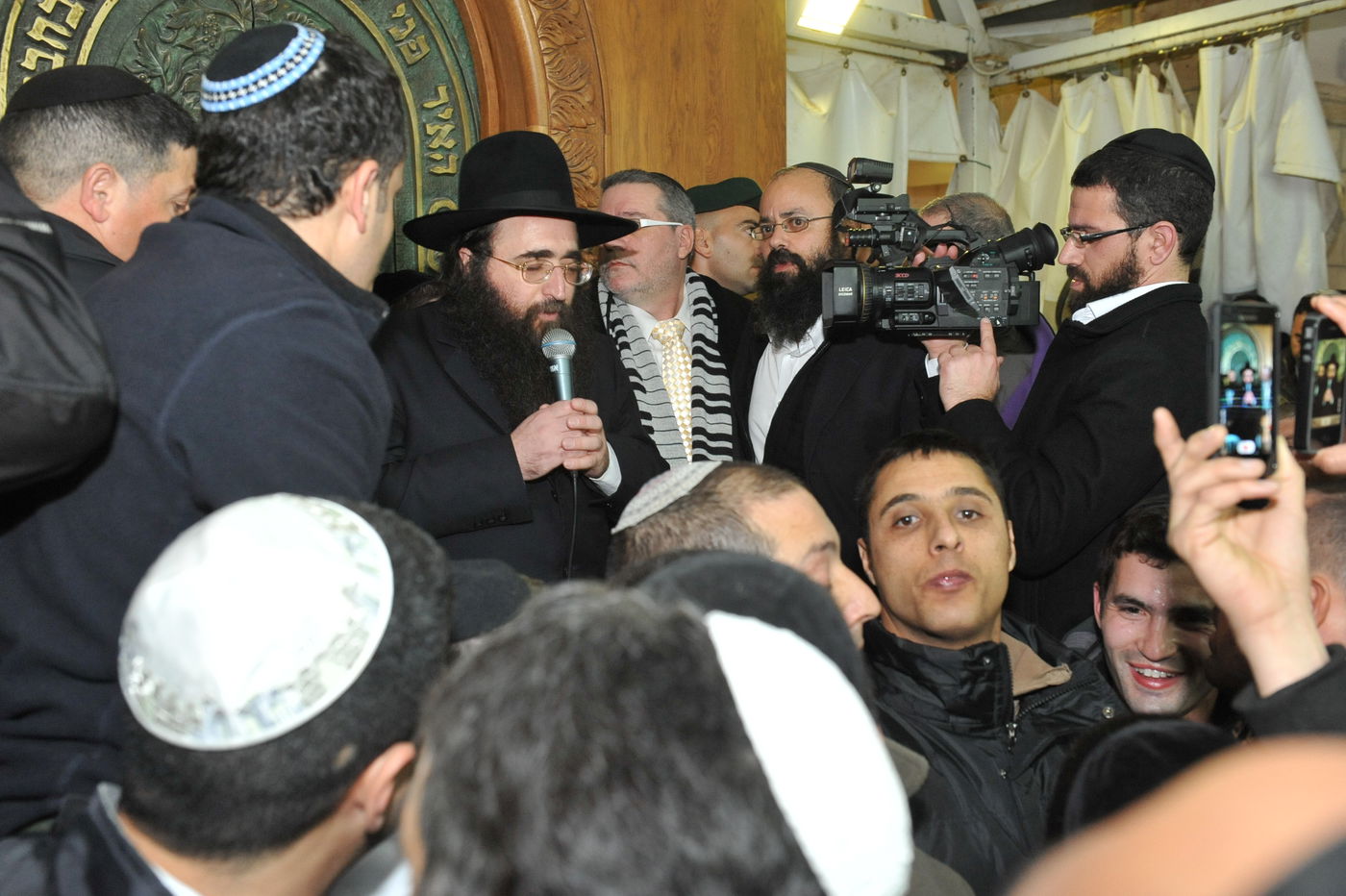 צפו: המסע של האדמו"ר רבי יאשיהו פינטו לחברון