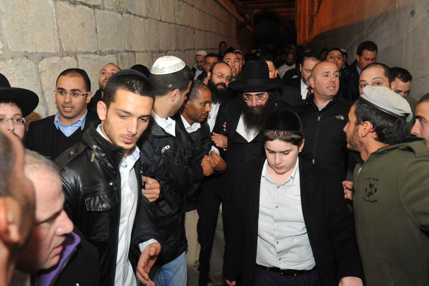 צפו: המסע של האדמו"ר רבי יאשיהו פינטו לחברון