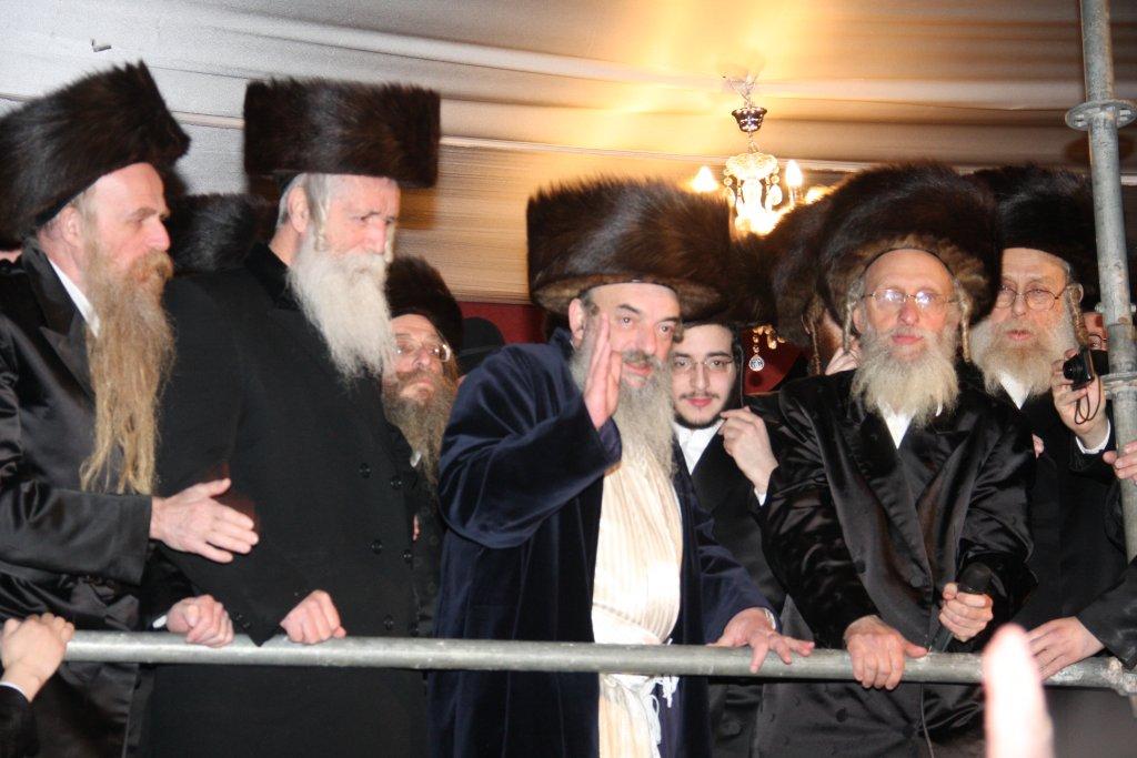 תיעוד ראשון: שמחת חתונת בית לעלוב