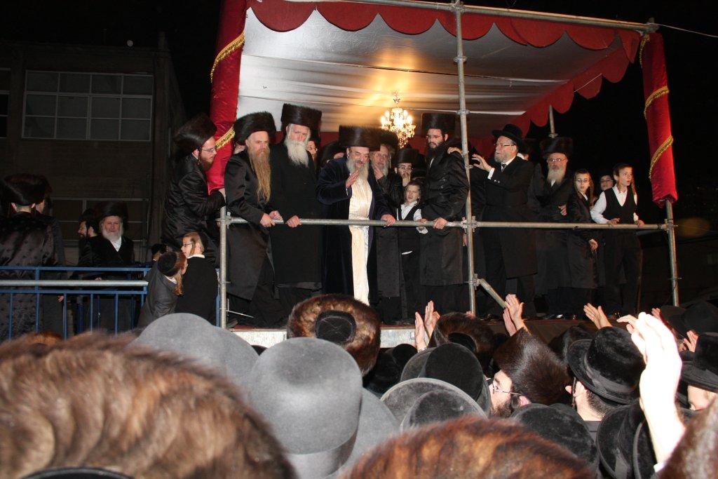 תיעוד ראשון: שמחת חתונת בית לעלוב