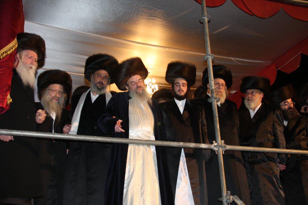 תיעוד ראשון: שמחת חתונת בית לעלוב