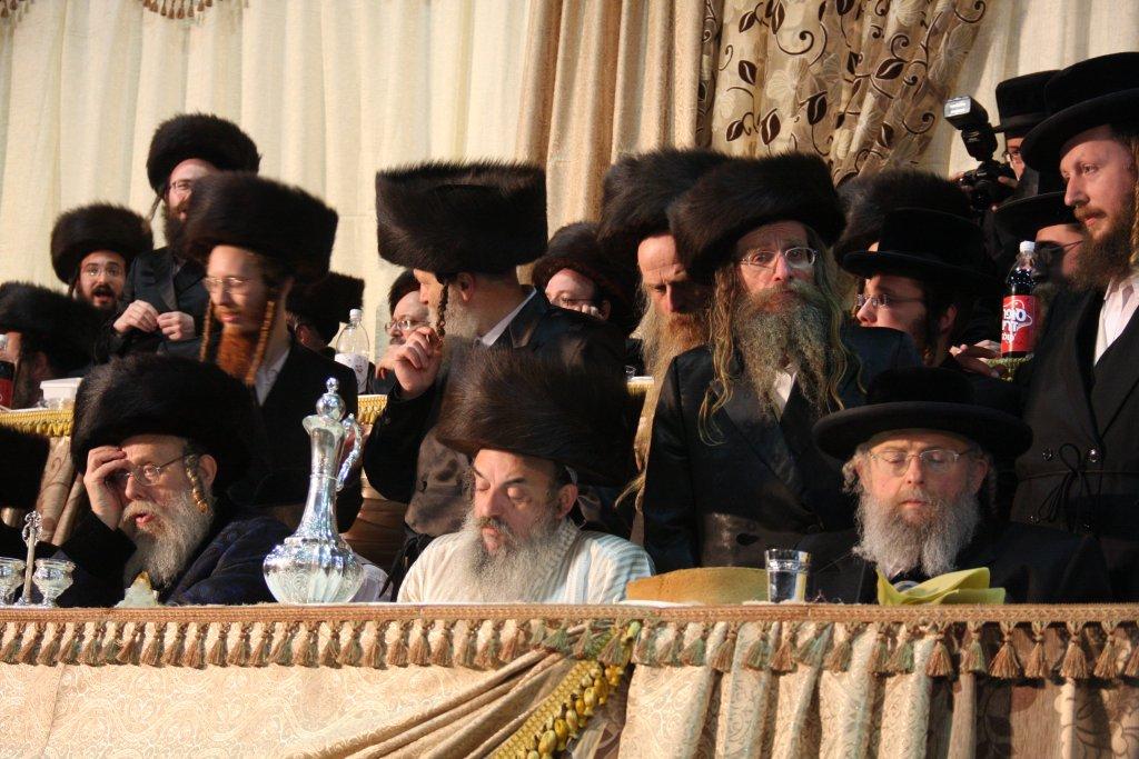 שמחת לעלוב: אלפי החסידים רקדו אל תוך הלילה ● גלריה