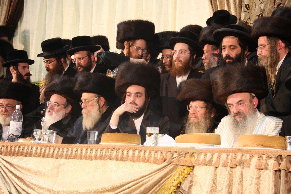 שמחת לעלוב: אלפי החסידים רקדו אל תוך הלילה ● גלריה