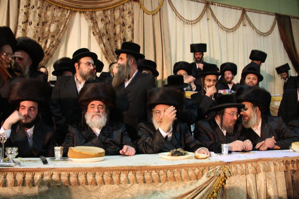 שמחת לעלוב: אלפי החסידים רקדו אל תוך הלילה ● גלריה