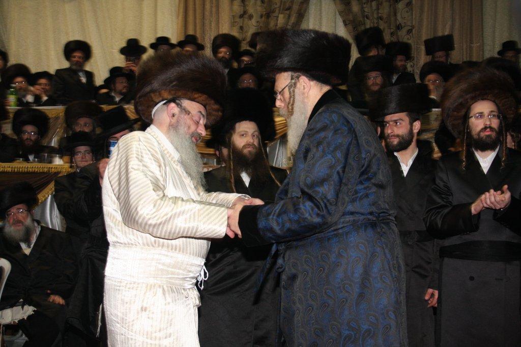 שמחת לעלוב: אלפי החסידים רקדו אל תוך הלילה ● גלריה