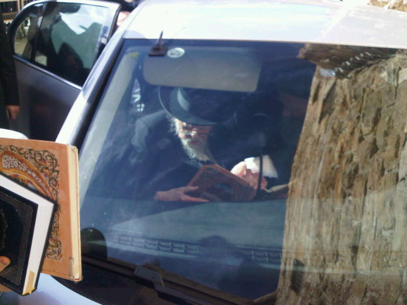 בשורה טובה: מרן הגרי"ש אלישיב שוחרר מבית-החולים