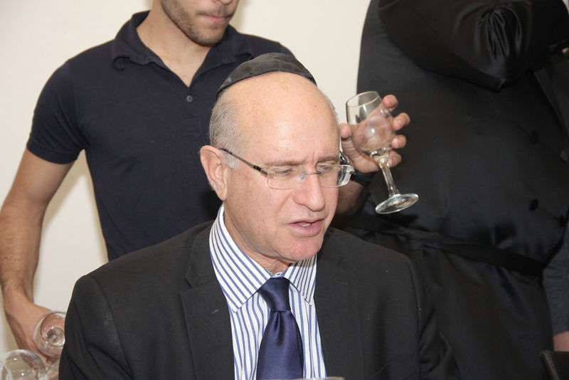 אחרי כתב האישום: אהוד אולמרט חגג עם מאיר פרוש