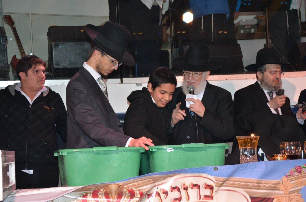 תמונות: ההילולא השנתית של ישיבת "כסא רחמים"
