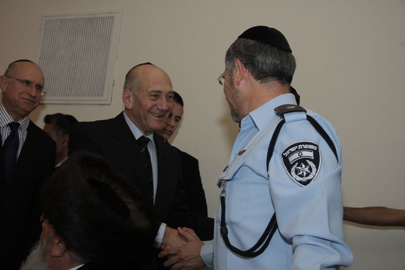 אחרי כתב האישום: אהוד אולמרט חגג עם מאיר פרוש