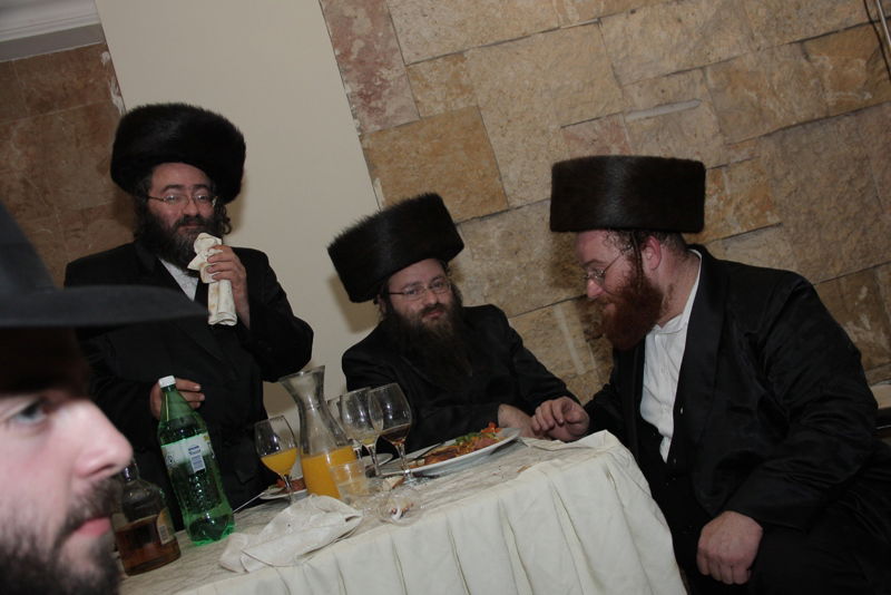 אחרי כתב האישום: אהוד אולמרט חגג עם מאיר פרוש