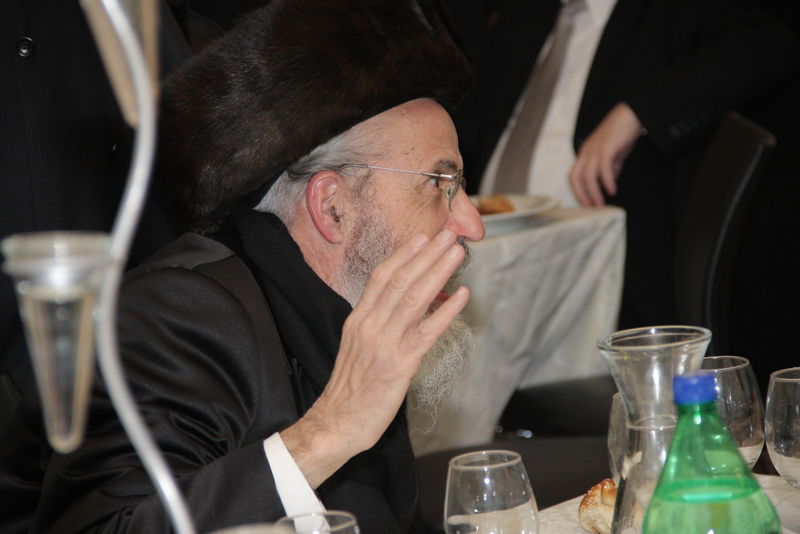 אחרי כתב האישום: אהוד אולמרט חגג עם מאיר פרוש