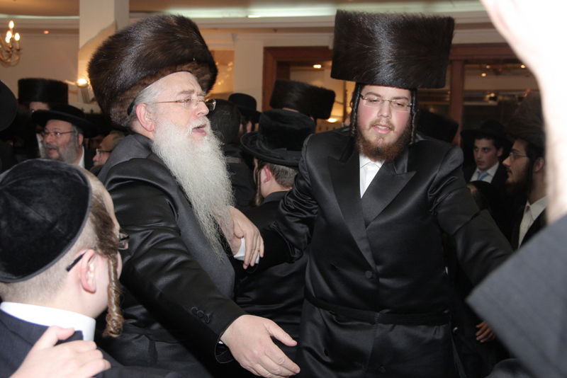 אחרי כתב האישום: אהוד אולמרט חגג עם מאיר פרוש