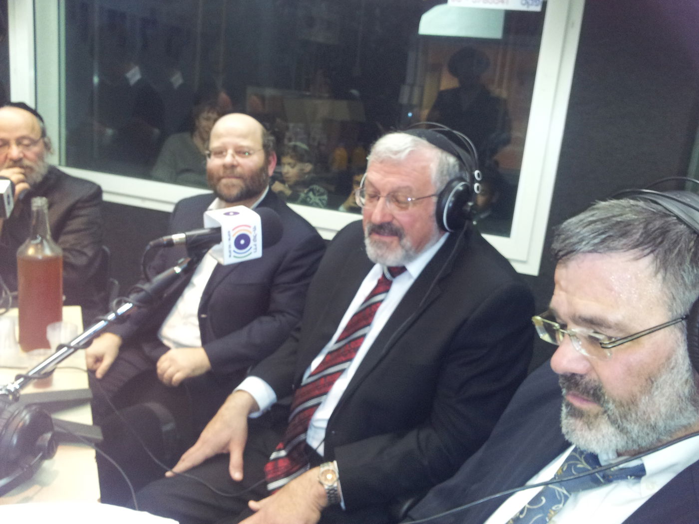 מיוחד: מעמד סיום מסכת ברדיו 'קול חי'