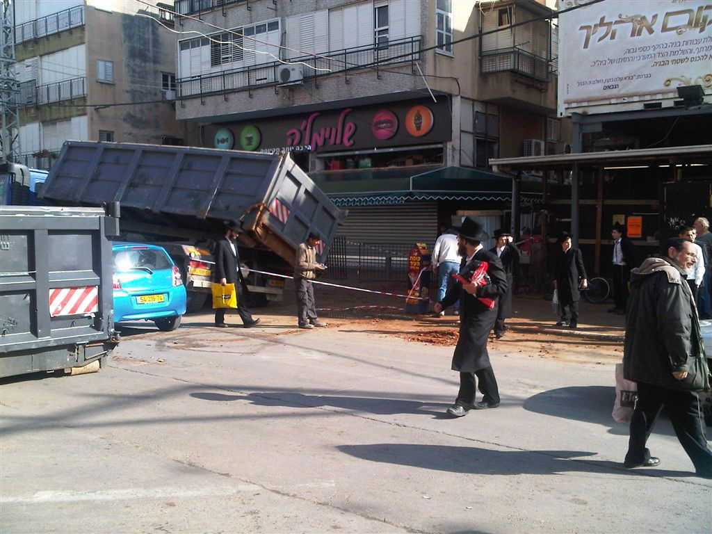 צפו בתמונות: כמעט אסון בבני-ברק